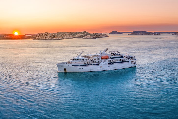 Kimberley Coast Explorer Cruise with Darwin & Broome All-Inclusive Touring