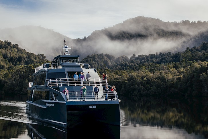 Tasmania's East Coast & Natural Wonders Premium Coach Touring