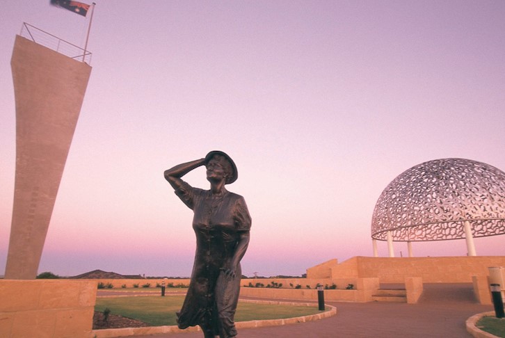 Perth, Monkey Mia, Kalbarri & Pinnacles Premium Coach Touring