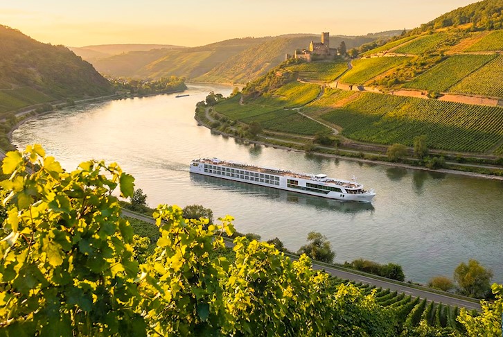 Classic Rhine River Cruise with Switzerland to London Europe Tour