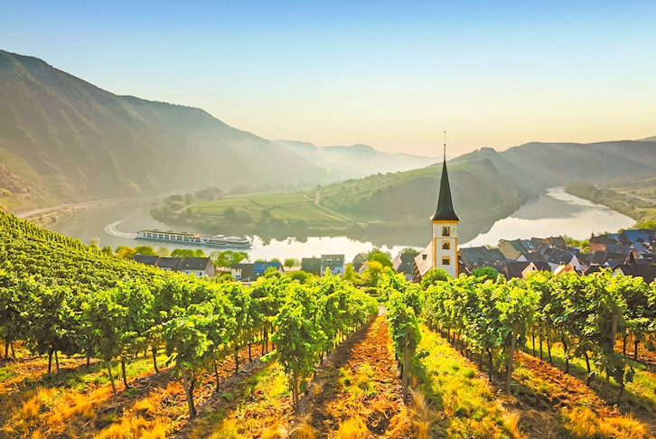 Classic Rhine River Cruise with Switzerland to London Europe Tour