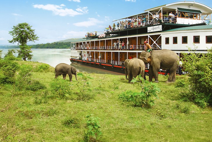 Classic Mekong River Cruise with Vietnam & Cambodia Touring