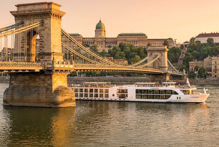 Iconic Danube River Cruise with Munich to London Europe Tour