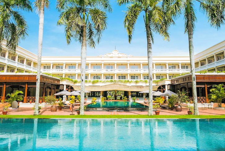 Classic Vietnam Small-Group Tour with Luxury Mekong Resort